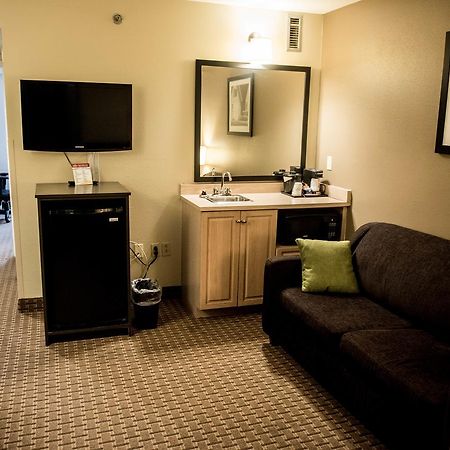 Travelodge Suites By Wyndham Монктон Екстер'єр фото